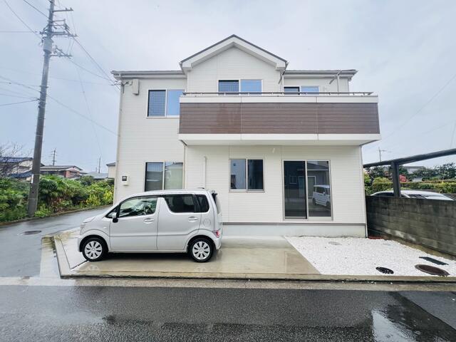 物件画像：松山市 久保田町 2階建 4LDK